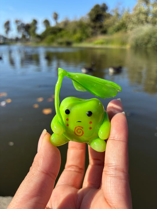 Green Frog Desk Friend 🐸🇰🇷 Launch Drop